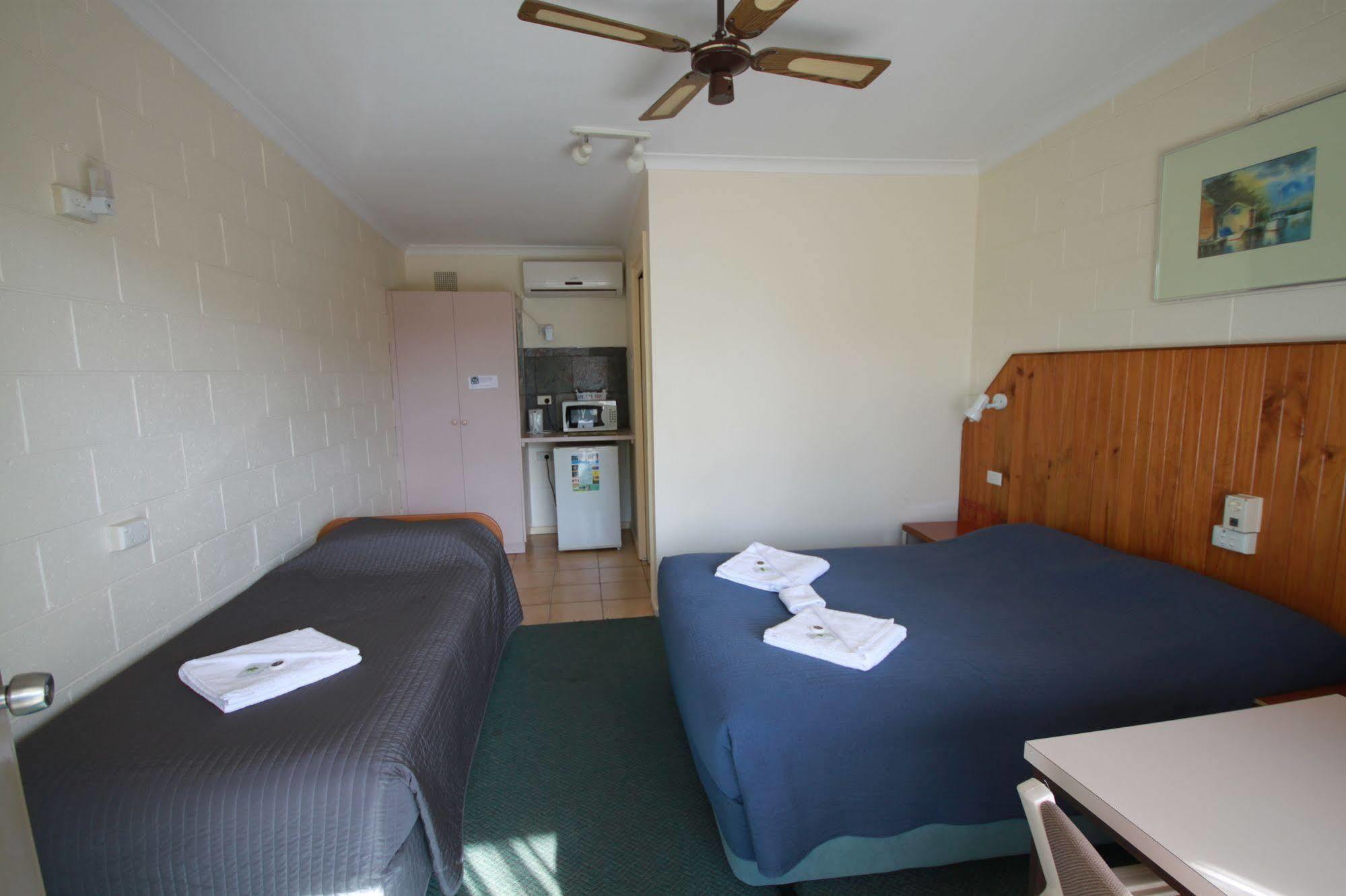 Pelicans Motel San Remo Extérieur photo