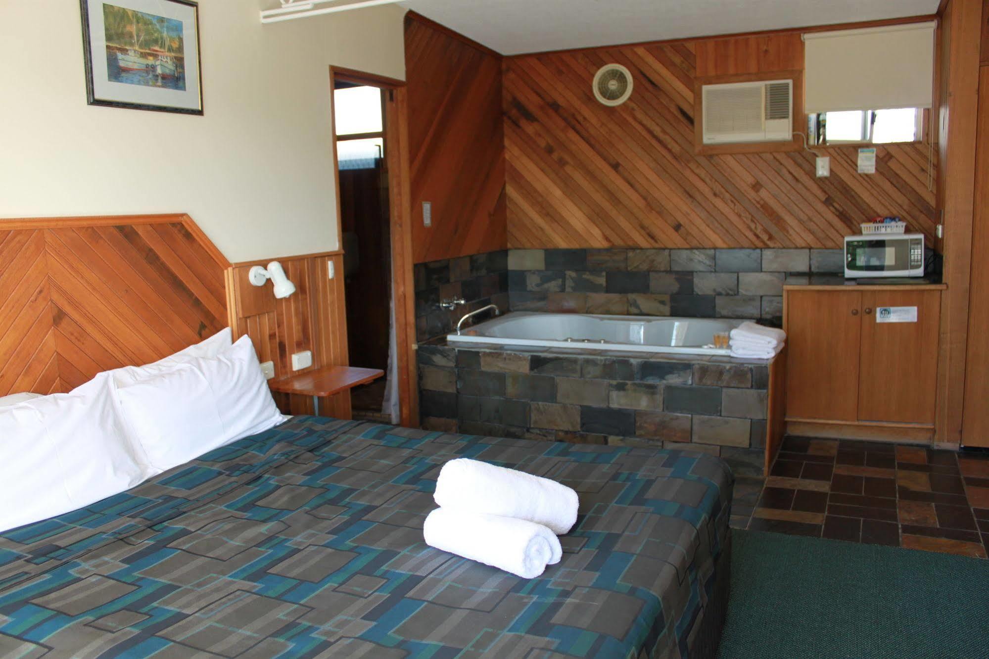 Pelicans Motel San Remo Extérieur photo
